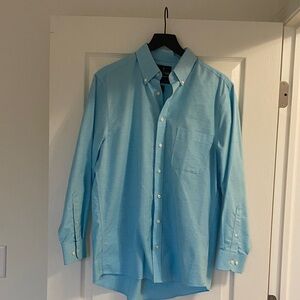 Stafford Men's Sky Blue Casual Button-Down Shirt